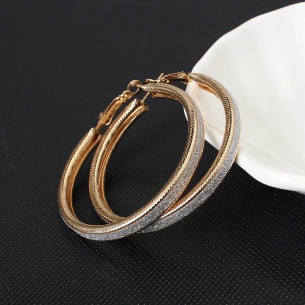 NEW!💙💎💛BIG! PRETTY! GOLDEN SPARKLE HOOPS!💛💎💙 - Picture 5 of 6